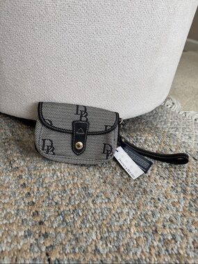 NWT Dooney and bourke  Monogram Wristlet - Black & Cream